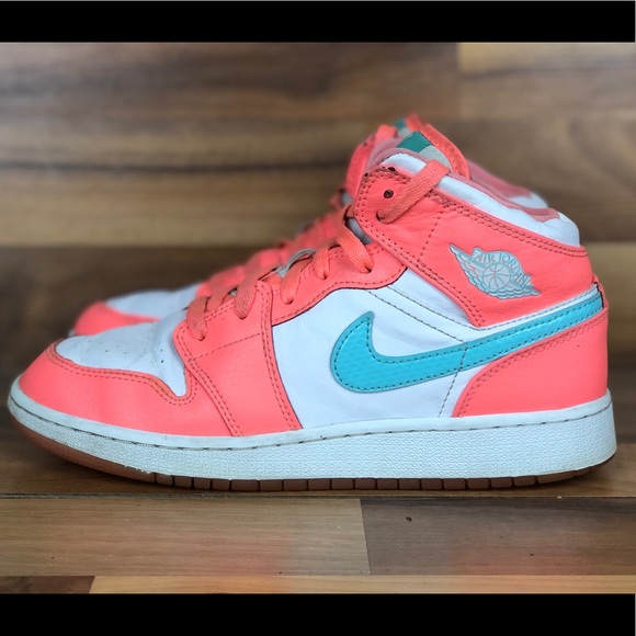 air jordan 1 mid crimson pulse